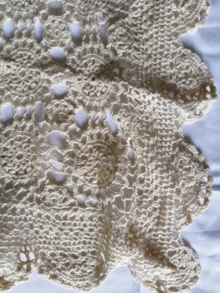 Centrotavola uncinetto beige
