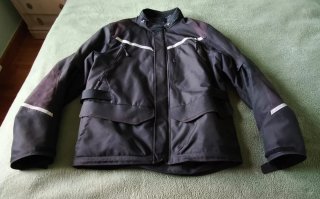 Chaqueta Rev’it 4XL Voltiac 3 H2O y protector