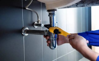 FONTANERO CISTERNAS WC FUGAS DE AGUA DESATASCOS
