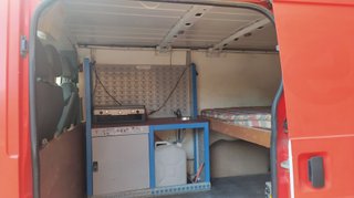 Ford Transit roja año 2007