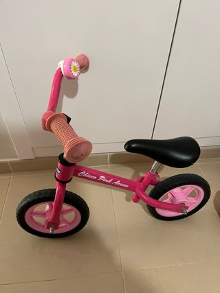 Bicicleta Chicco sin pedales con timbre