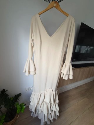 Traje de gitana beige