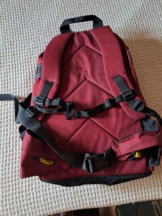 Mochila clásica Altus Esquí Montaña. Granate/negra
