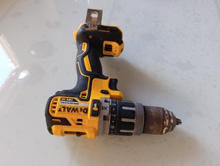 TALADRO  DEWALT DCD796