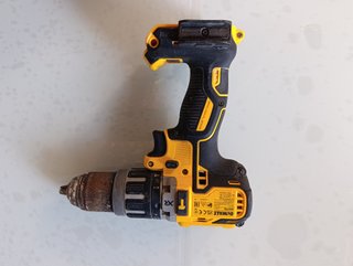 TALADRO  DEWALT DCD796