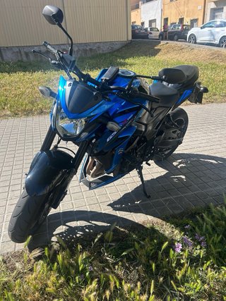 Suzuki GSX-S750 Naked Negra/Azul