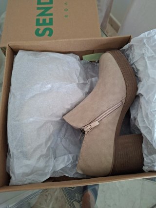 A ESTRENAR botines beige tacon