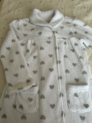 Bata de niña con corazones. Talla 13-14 años