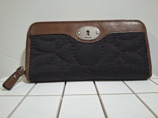 Cartera Fossil Grande Negra y Marrón