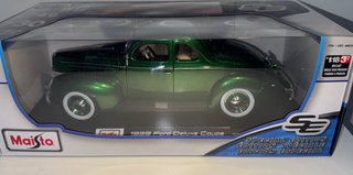1:18 Ford Deluxe Coupe