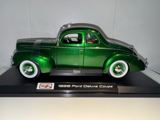 1:18 Ford Deluxe Coupe