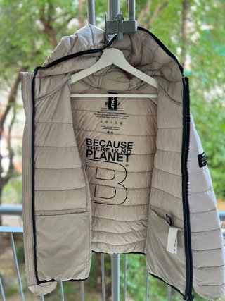 Abrigo plumífero Ecoalf beige