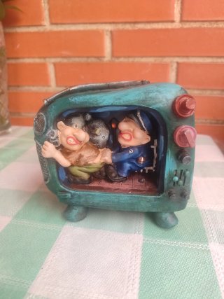 Suvenir vintage TV con personajes