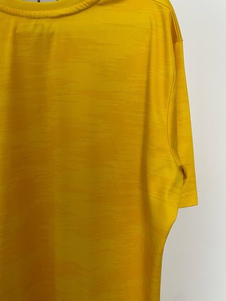 Camiseta deportiva Joma amarilla