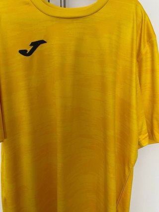 Camiseta deportiva Joma amarilla