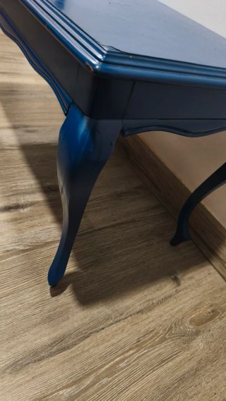 Mesa de centro azul de madera