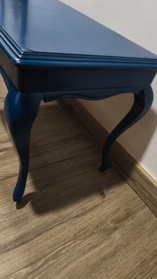 Mesa de centro azul de madera