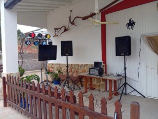 Alquiler de Equipo Karaoke  Yamaha y luces fiestas