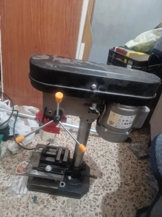 Taladro de columna Far Tools 350W