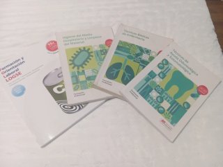 Libros auxiliar enfermería TCAE