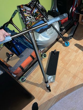 Scooter hecho a piezas