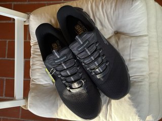 Zapatillas Skechers Slip-ins Negras Nuevas