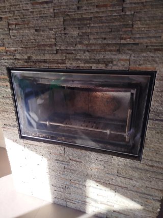Estufa casette de leña de piedra