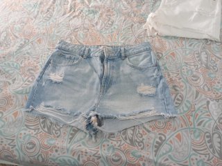 Pantalón corto vaquero mujer desgastado