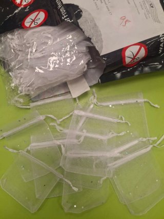95 Bolsitas de tela de Organza Detalles Plateados