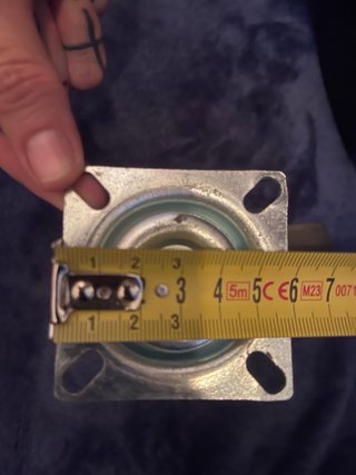 Ruedas para muebles con su tornilleria