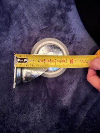 Ruedas para muebles con su tornilleria