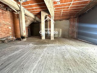 Local comercial en venta en Font Pudenta – Can Sant Joan en Montcada i Reixac
