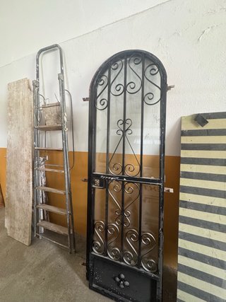 Puerta de hierro macizo estrecha 195*63cm