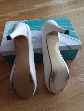 Zapatos de tacón Cytheria blancos talla 40