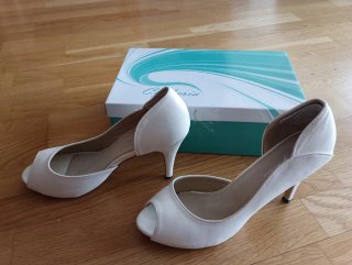 Zapatos de tacón Cytheria blancos talla 40
