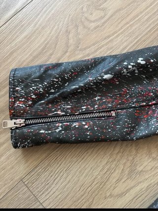Chaqueta de Piel con Diseño Pintado
