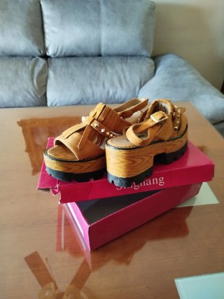 Sandalias de plataforma tacón madera