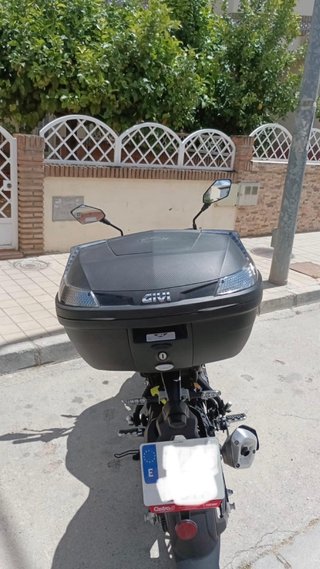 Keeway RKF 125cc 2020 Negra y Amarilla