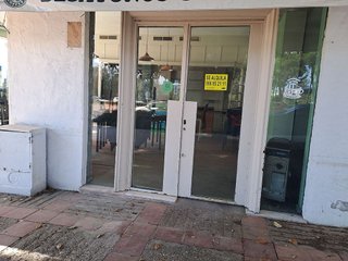 Local comercial en alquiler en Crevillet - Pinar Alto en Puerto de Santa María (El)