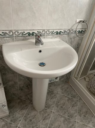 Lavabo de baño de cerámica blanco