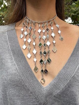 Collar cascada rombos plateado