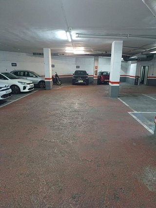 Garaje en venta en Centre en Hospitalet de Llobregat, L´