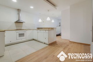 Local comercial en venta en Sant Josep en Hospitalet de Llobregat, L´
