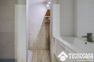 Local comercial en venta en Sant Josep en Hospitalet de Llobregat, L´