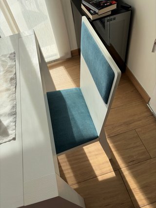 Mesa y 4 sillas comedor