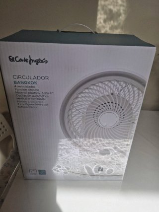 Ventilador de mesa blanco