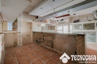 Bar en venta en Ciutat Meridiana en Barcelona - Imagen 23