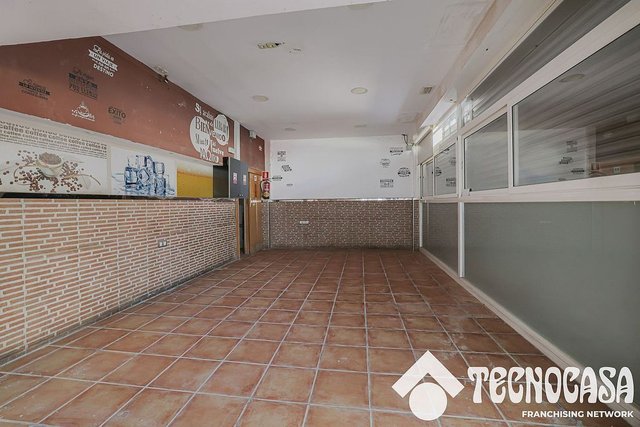 Bar en venta en Ciutat Meridiana en Barcelona - Imagen 7