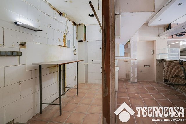 Bar en venta en Ciutat Meridiana en Barcelona - Imagen 11