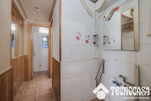 Bar en venta en Ciutat Meridiana en Barcelona - Imagen 15
